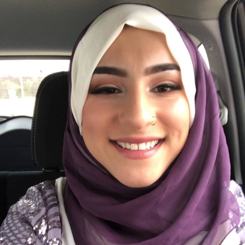 Meet your Posher, Aliya